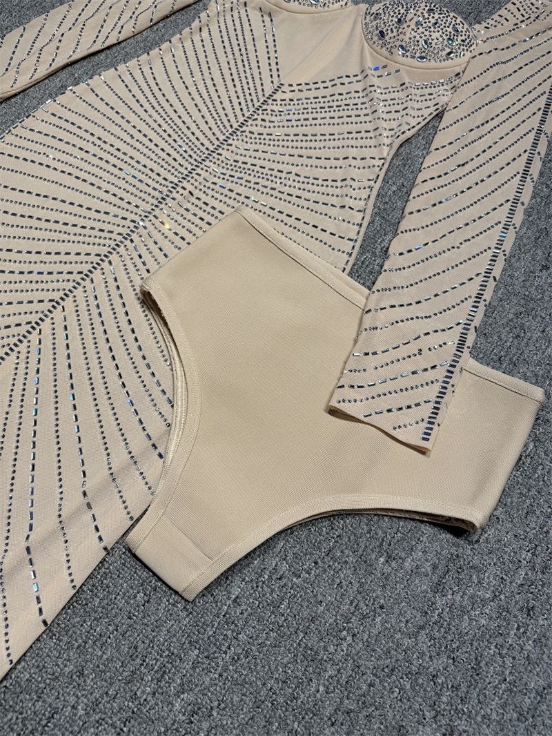 Luxury Crystals Beige Women Pr - Women'S Holiday Formal Wear のレビューと価格