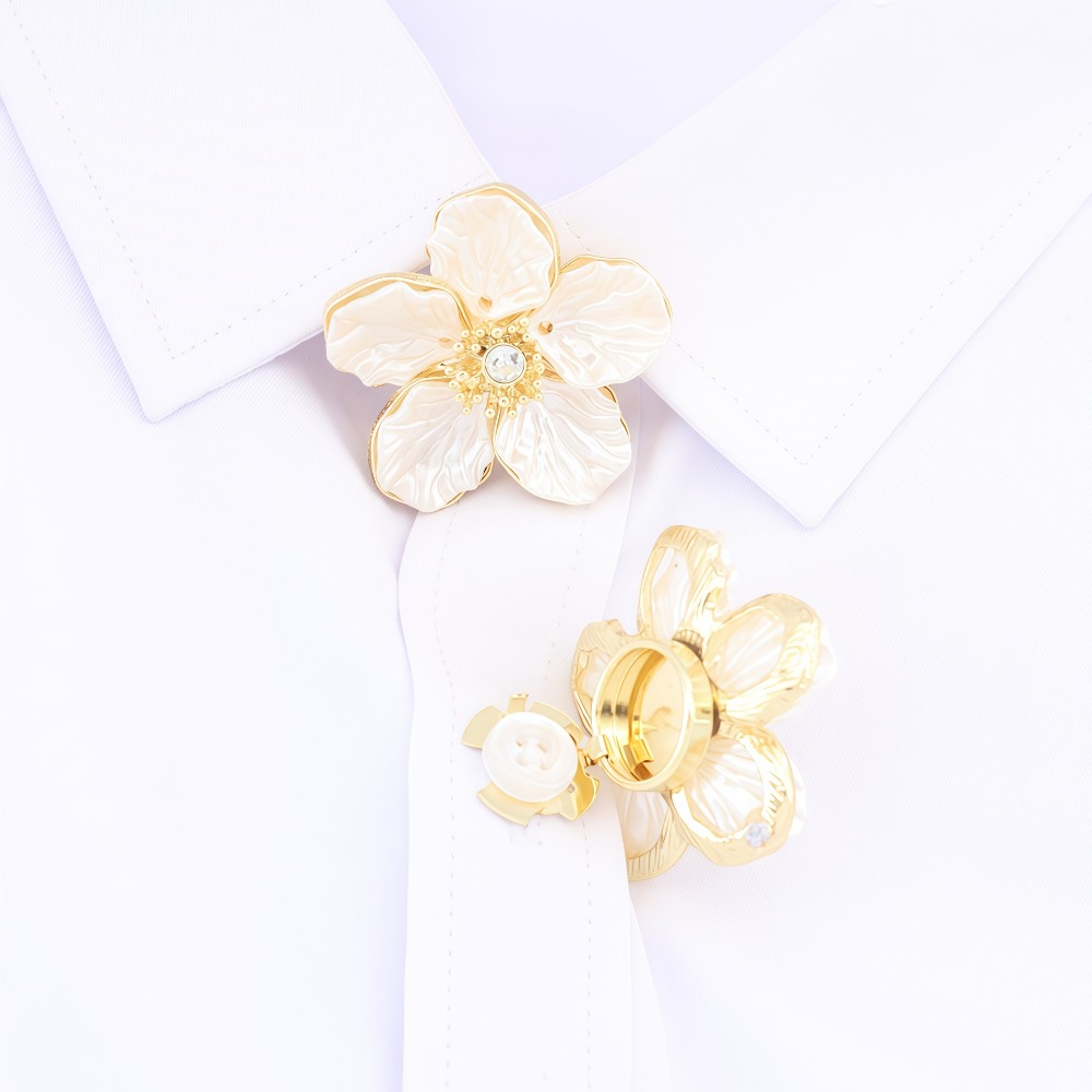A Pair Vintage Petal Button Co - Women Formal Wear With Tie のレビューと価格